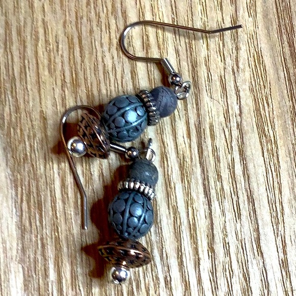 Tri-Metal and Jasper Earrings. - Picture 2 of 2